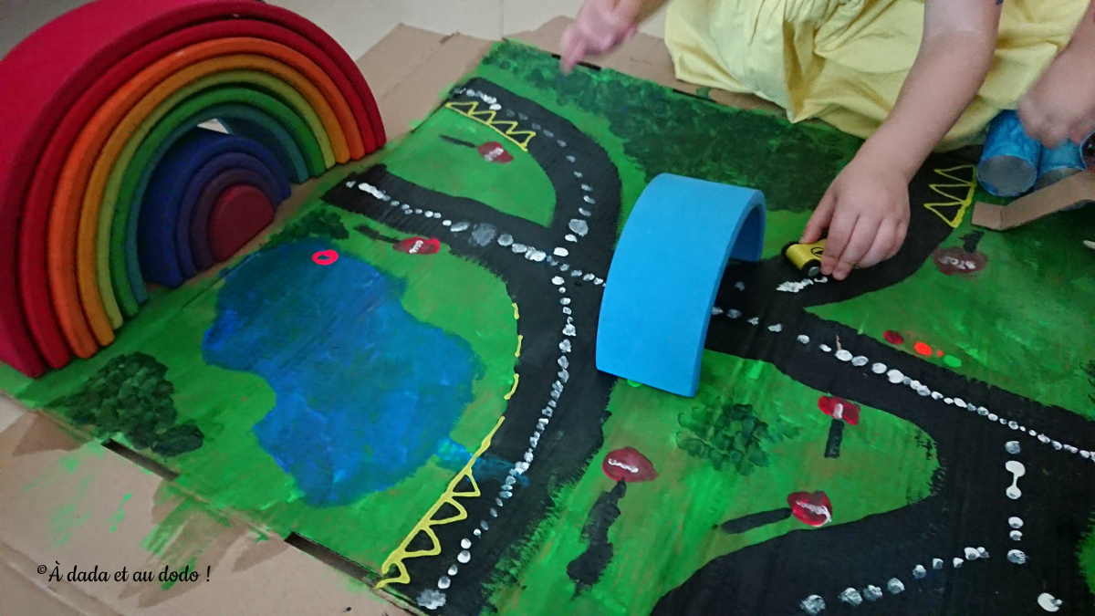 DIY : le circuit de voitures fait par les enfants ! - À dada et au dodo !